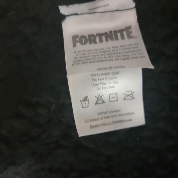 Fortnite 51"x48" GG Sherpa Fleece 2018 Blanket Throw - Picture 3 of 3